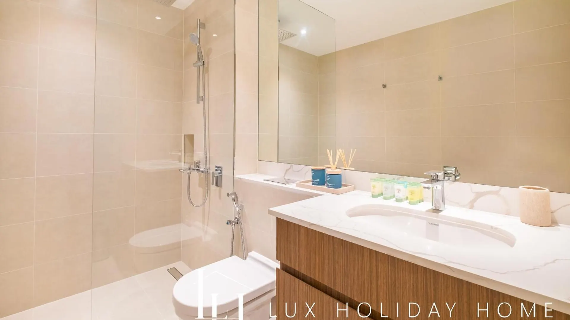 Lux The La Mer Luxury Burj View Suite 3 Dubai United Arab Emirates