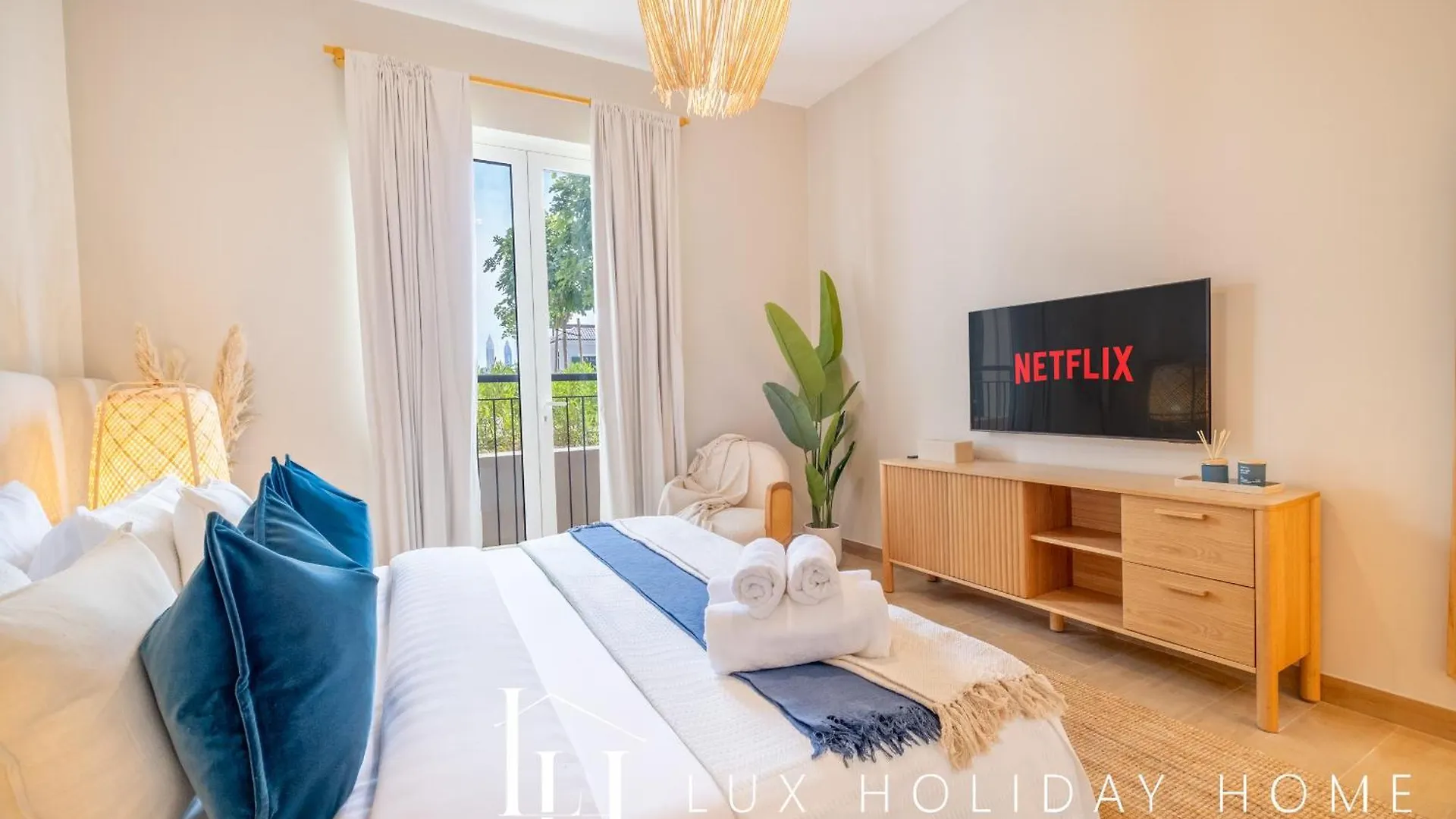 Lux The La Mer Luxury Burj View Suite 3 Dubai United Arab Emirates